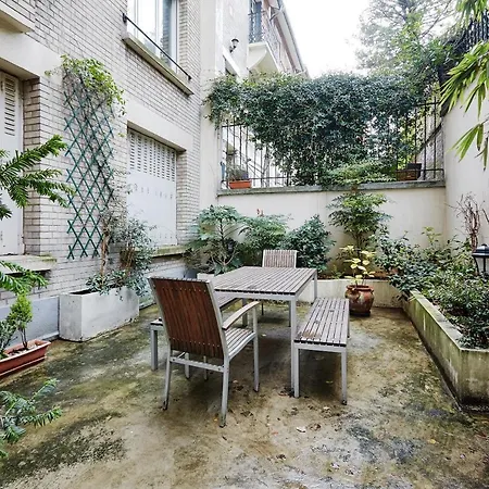 Apartment Veeve - Botanical Eclecticism In The 20th Paris