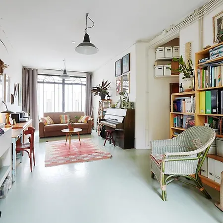 Apartment Veeve - Botanical Eclecticism In The 20th
