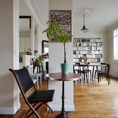 Apartment Veeve - Botanical Eclecticism In The 20th