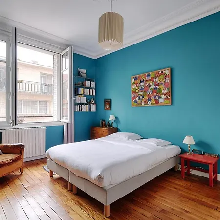 Apartment Veeve - Botanical Eclecticism In The 20th