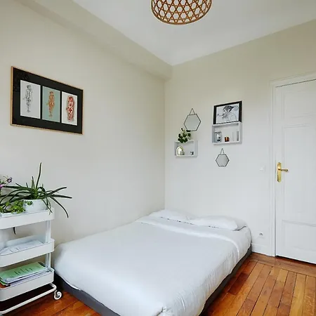 Apartment Veeve - Botanical Eclecticism In The 20th *