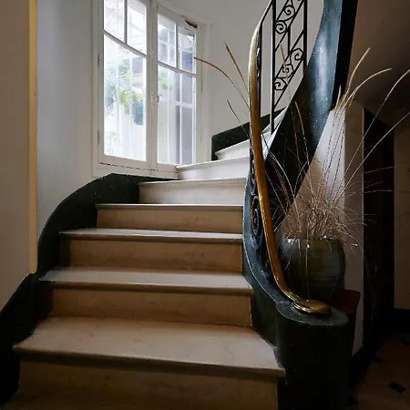 Veeve - Botanical Eclecticism In The 20th * Paris