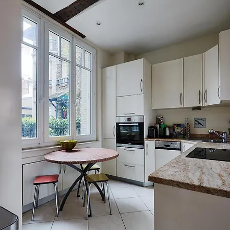 Apartment Veeve - Botanical Eclecticism In The 20th Paris